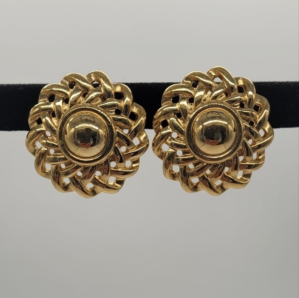 Vintage Signed Givenchy Gold Tone Flower Earrings Clips On - Picture 1 of 3
